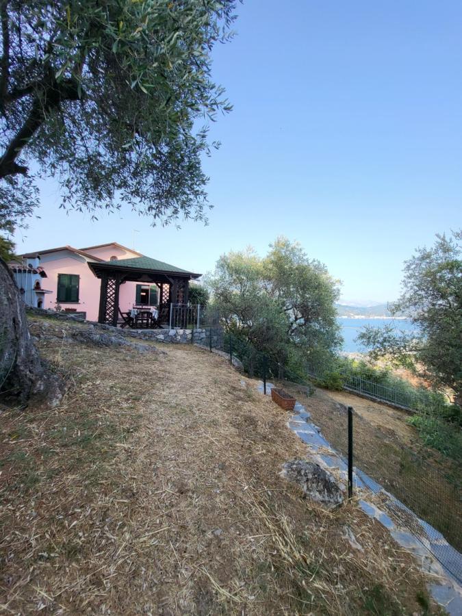 Villa Il Pettirosso لا سبيتسْيا المظهر الخارجي الصورة